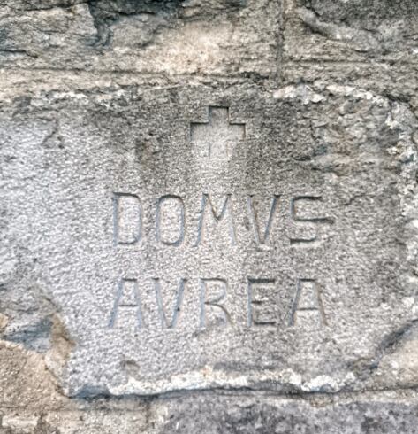 Homenaje a Àurea de Sarrà en su antigua vivienda. (Instagram/Gas_Mountain)