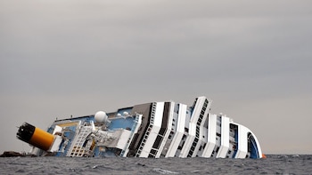 Una maniobra prohibida, 32 muertos