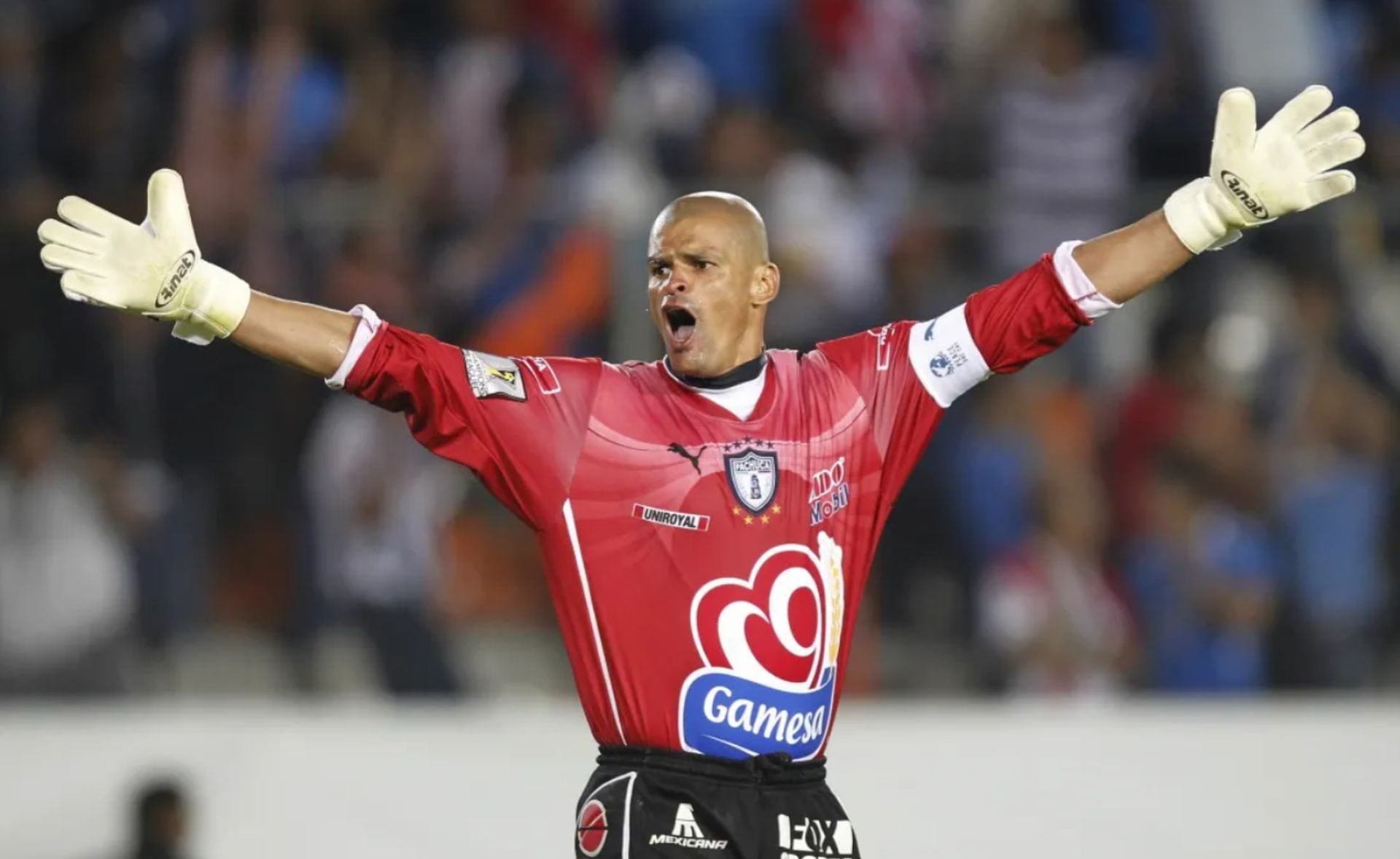 La labor clave de quienes resguardan la portería recibe homenaje global en la fecha dedicada a Miguel Calero, reconociendo su legado y el papel fundamental de los guardametas en la historia del deporte rey (AP)