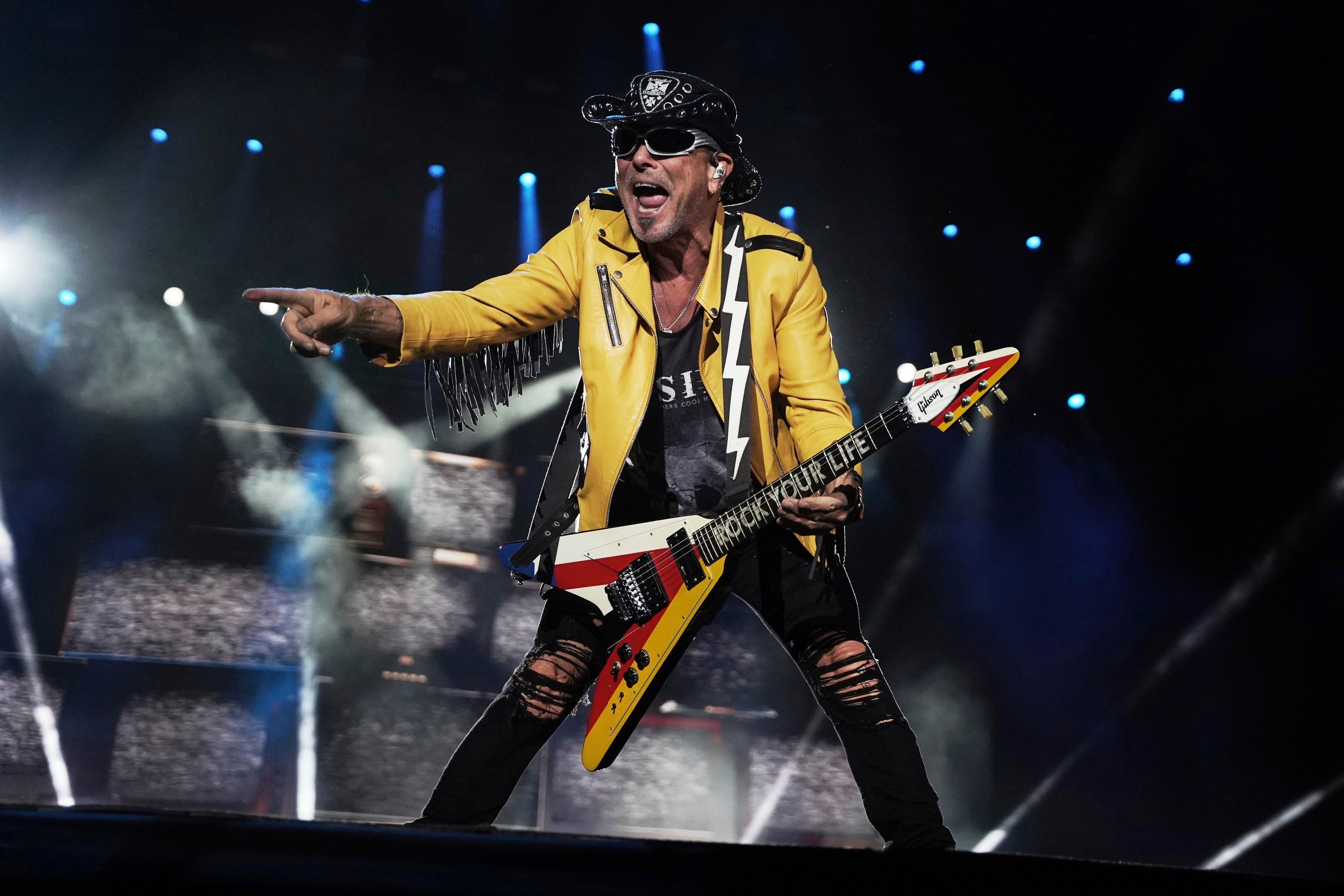Rudolf Schenker de la banda alemana de rock Scorpions durante su presentación en la 25ª edición del festival de música Vive Latino en la Ciudad de México, el sábado 15 de marzo de 2025. (Foto AP/Aurea Del Rosario)