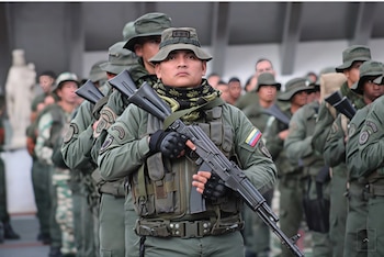 Militares durante un ejercicio oficial