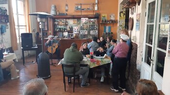 También suelen organizar almuerzos shows,