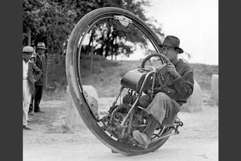 El velocípedo, inventado por Karl