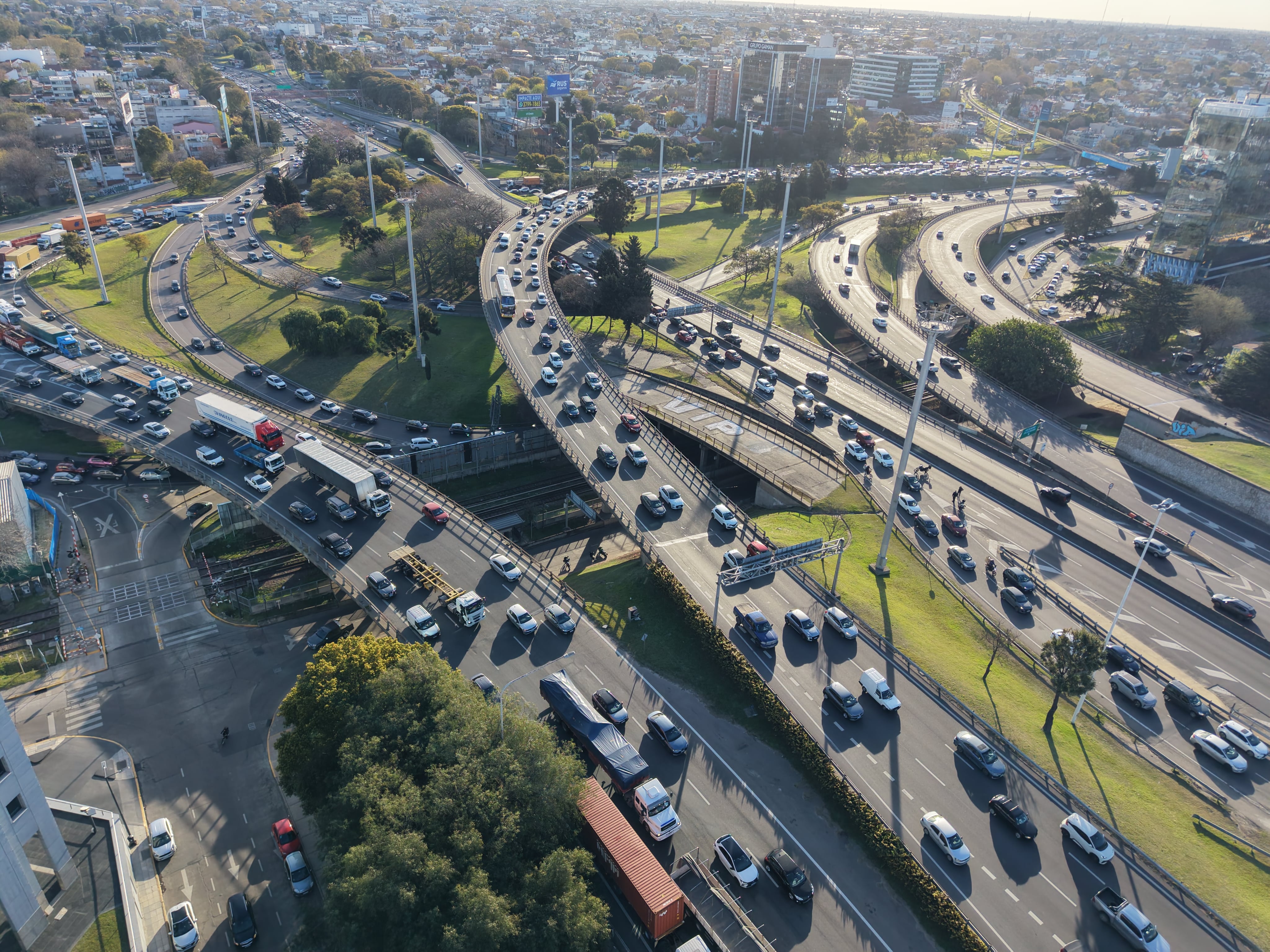 La fila de autos se extendió por más de 18 kilómetros