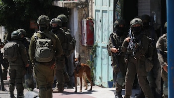 Las autoridades palestinas de Jerusalén Este denuncian más de 50 heridos y 60 detenidos en una redada israelí