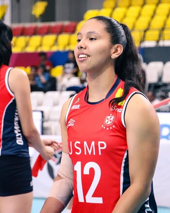 Ariana Vásquez volvió a las