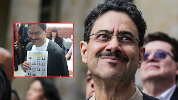 La marcación realizada por Iván Cepeda en el tarjetón electoral se salió ligeramente del recuadro destinado a su candidato - crédito Catalina Olaya/Colprensa y prensa Iván Cepeda