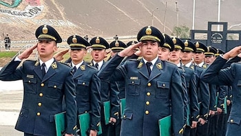 Aprueban vacantes para oficiales en