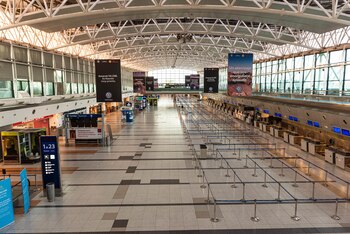 El aeropuerto de Ezeiza, vacío.