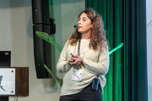 La degradación de los suelos agrícolas comienza a reflejarse en cultivos como la soja y el girasol, históricamente considerados menos dependientes de la fertilización, aseguró Mirian Barraco, investigadora del INTA General Villegas (Fertilizar AC)