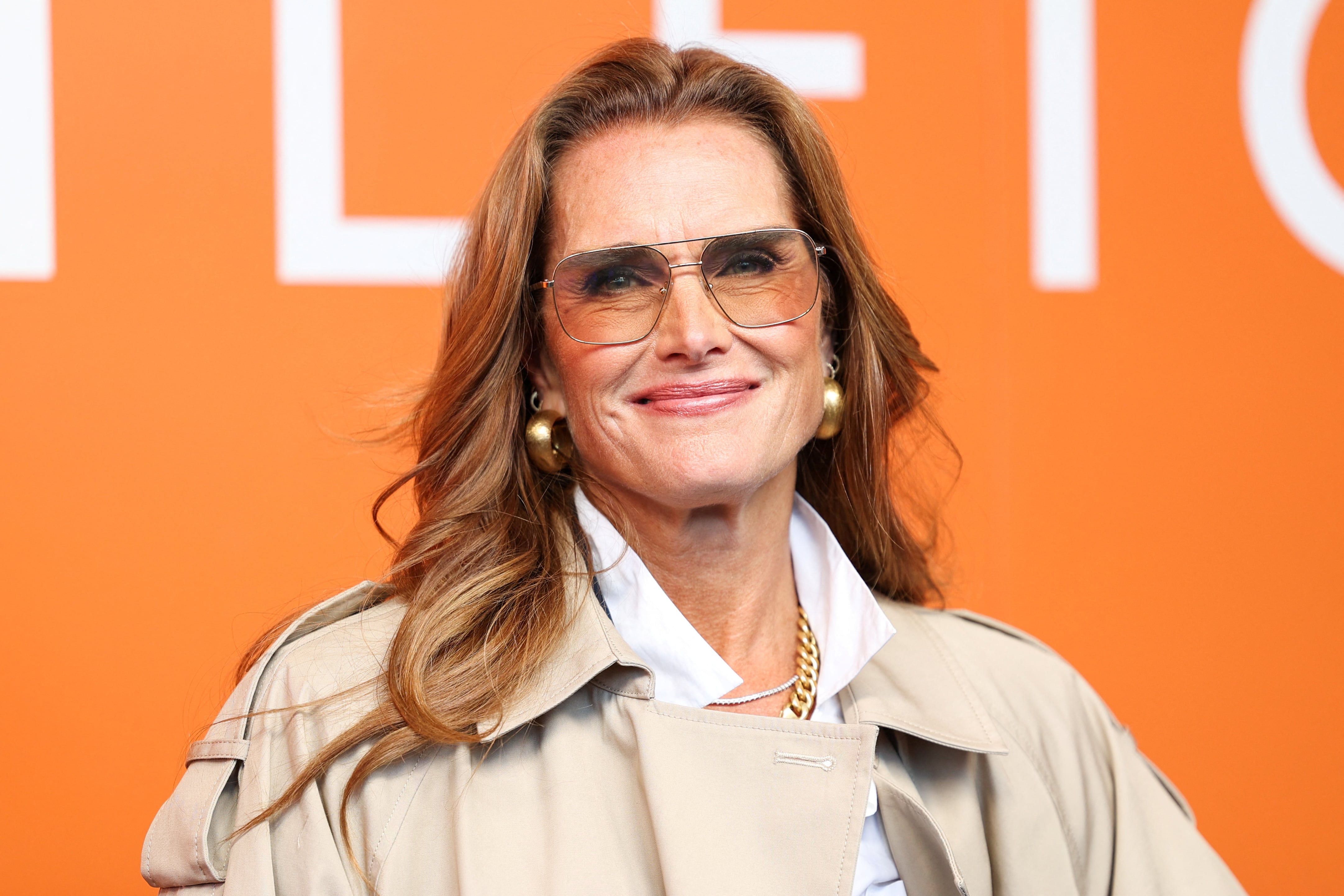 La actriz Brooke Shields revela que nunca se sometió a cirugía estética y prefiere rutinas de autocuidado y ejercicio antes que procedimientos invasivos (REUTERS/Caitlin Ochs)