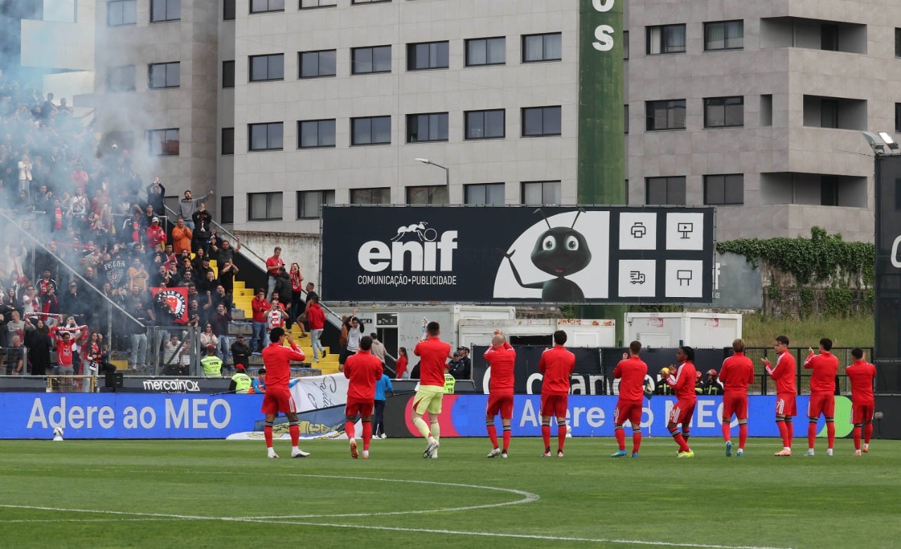 La polémica crece tras un partido en el que el Benfica denuncia un penalti no cobrado y cuestiona el tiempo añadido por el equipo arbitral - crédito Benfica