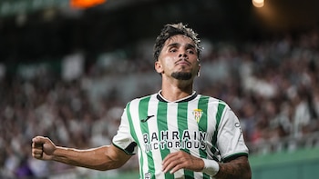 (Crónica) El Dépor aprovecha la crisis del Córdoba para ponerse segundo y el Valladolid abate al Cádiz