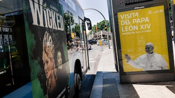 Cortes de tráfico y refuerzo en transporte este domingo por la visita de León XIV, con varias estaciones cerradas