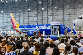 AEROMAN fortalece la competitividad de El Salvador mediante el desarrollo de capacidades técnicas y especialización de jóvenes en tecnologías aeronáuticas.(Cortesía: Casa Presidencial)