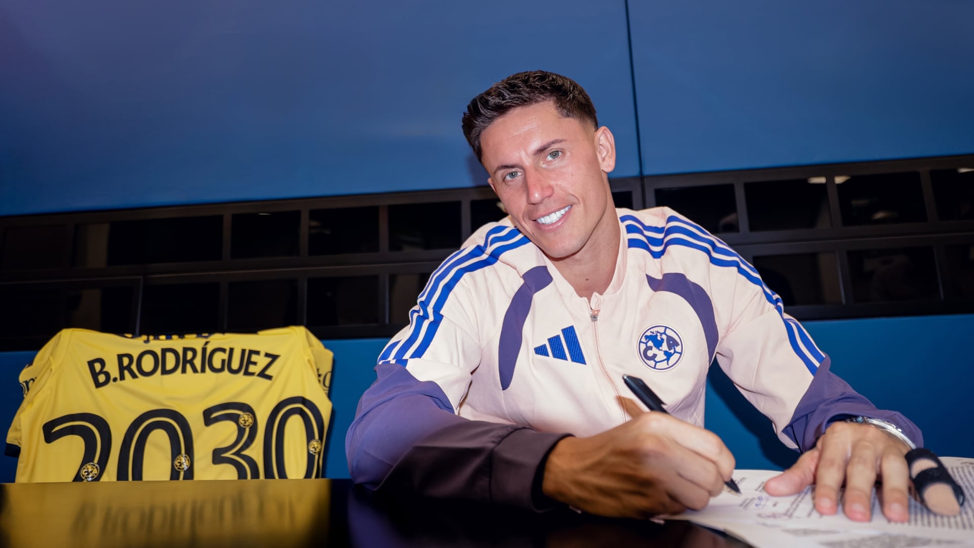Brian Rodríguez renueva con el América hasta el 2030 pese a rumores de su salida (X@ClubAmerica)