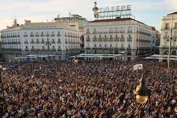 Más de 20 ciudades españolas se movilizan por la vivienda este fin de semana con la mirada puesta en una huelga general (AP Foto/Manu Fernández)