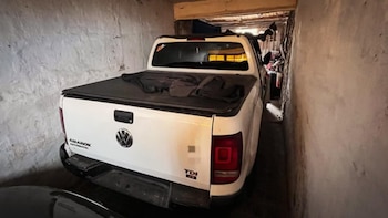 La camioneta Volkswagen Amarok secuestrada durante el procedimiento quedó a disposición de la Fiscalía que investiga la causa