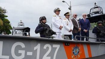 Ecuador recibió tres lanchas guardacostas de EEUU para reforzar sus capacidades operativas contra el narcotráfico en la región