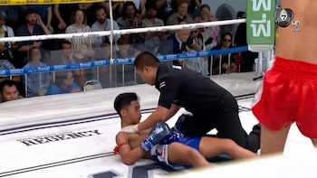 Escalofriante nocaut en una pelea de Muay thai en Tailandia