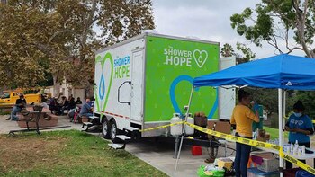 La primera acción de End