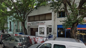 Atacaron la sede del Centro Literario Israelita y Biblioteca Max Nordau en La Plata con un artefacto tipo molotov
