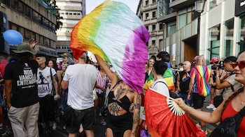 Orgullo LGTBIQ+ en España: de la resistencia en Barcelona al liderazgo europeo en derechos