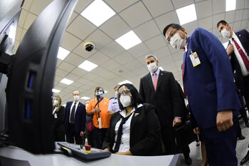 Mario Abdo en la reapertura