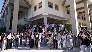 La UGR suspende la movilidad de tres estudiantes en Morelos y ofrece reubicar al resto con destino en México
