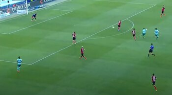 Eduardo Aguirre marcó un doblete