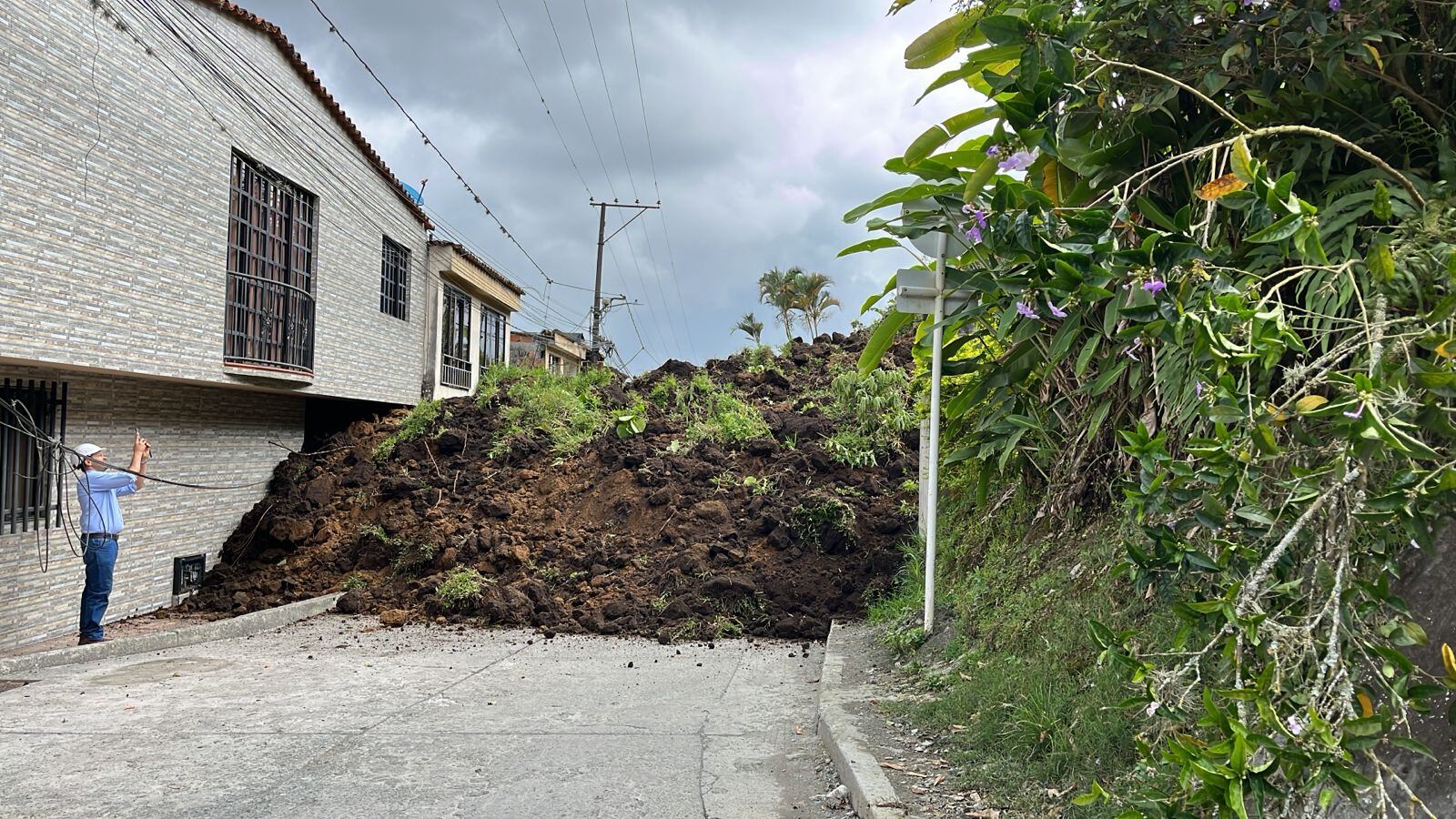 La comunidad colabora con las autoridades para esclarecer los hechos - crédito Corpocaldas / X