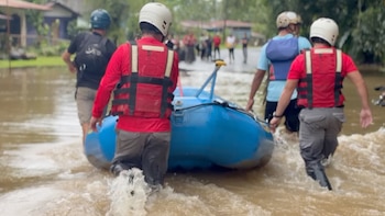 Cruz Roja mantiene operativo por inundaciones en Sarapiquí mientras lluvias afectan otras regiones de Costa Rica