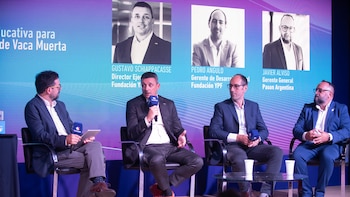 Innovación educativa y formación para el futuro: Fundación YPF llevó Vaca Muerta a la Feria del Libro