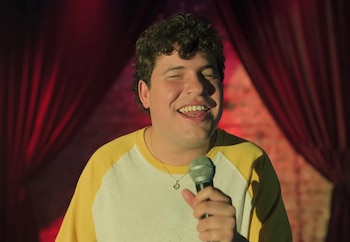 Ojitos de Huevo lanza una convocatoria en redes sociales para encontrar a su telonero, invitando a nuevos talentos de stand up mexicanos a participar