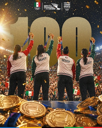 Cuatro mujeres atletas de espaldas con chaquetas de México, sosteniendo medallas de oro. Al fondo, público en un estadio y grandes números 100 dorados. Primer plano con medallas