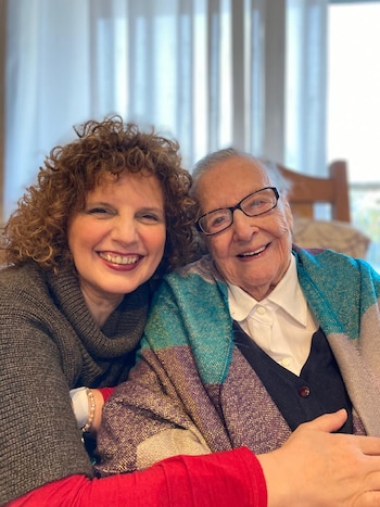 Lea Enriqueta de Machado junto