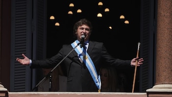 Javier Milei en el balcón