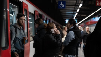 Cerrados una decena de accesos del Metro de Barcelona a causa de las lluvias de este lunes