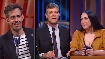 Tres imágenes contiguas de dos hombres y una mujer sentados en el plató de un programa de televisión.