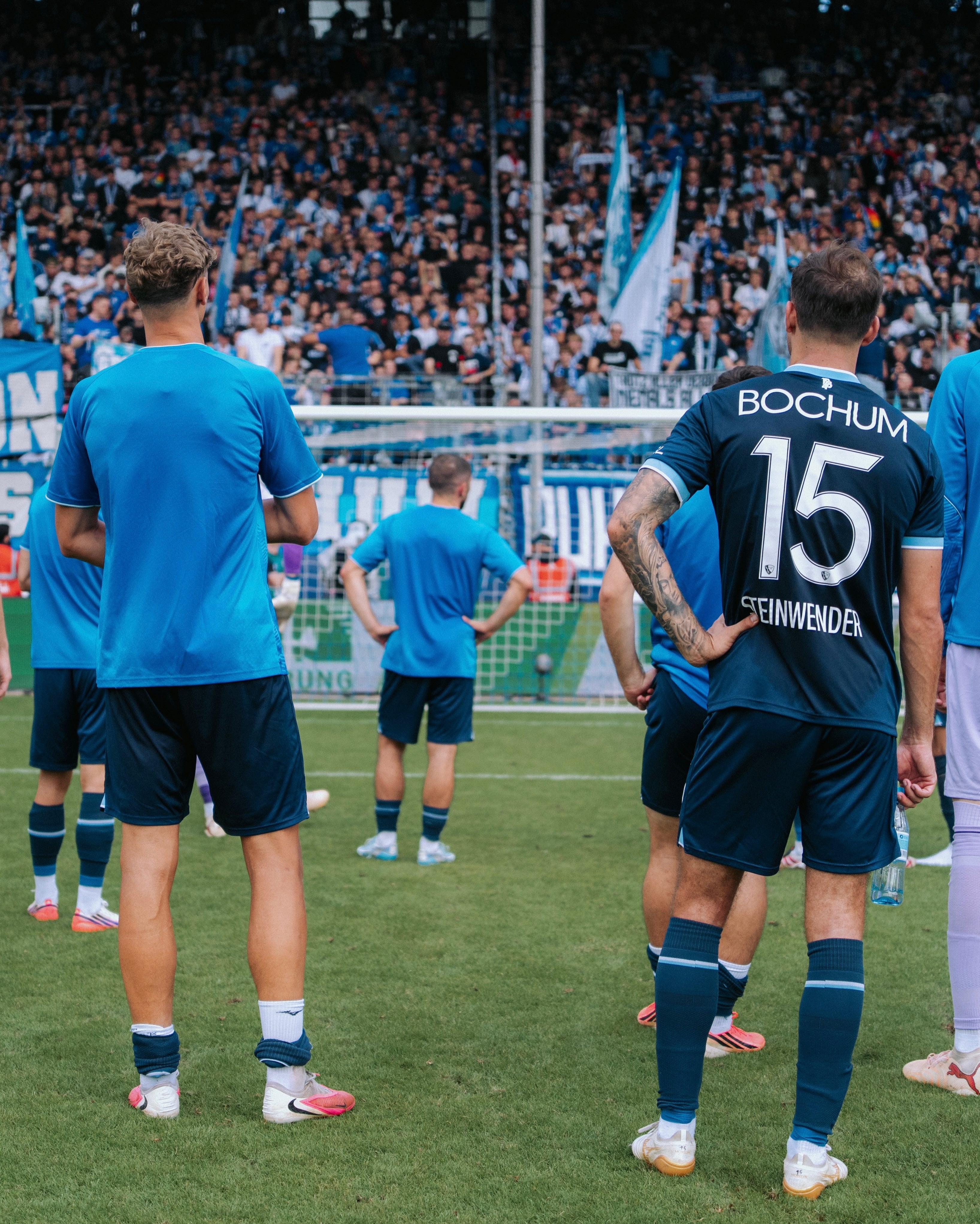 La autoridad de obras exige al club impedir las coreografías de salto en los sectores N2, O, P y Q para mantener operativa la grada del Ruhrstadion (@vflbochum1848.official)