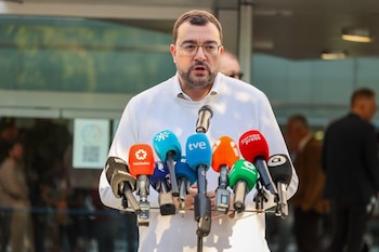 17/10/2026 El presidente del Principado, Adrián Barbón, a su llegada al Comité Federal, en Madrid.
POLITICA
FSA