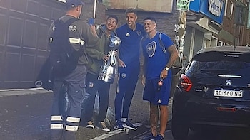 Rojo y Almendra por las