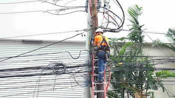 Panamá retira cables aéreos para modernizar la infraestructura de telecomunicaciones
