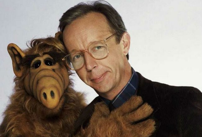 Max Wright era Willie Tanner, el cariño y pacienta padre de la familia que recibe a Alf (Archivo)