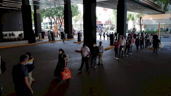 Las largas filas para ingresar