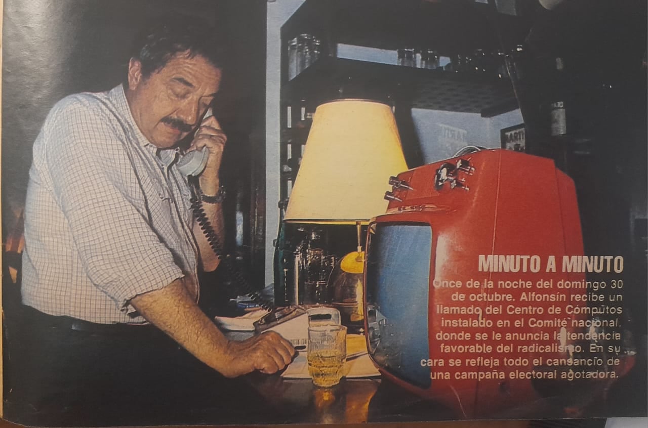La noche del 30 de octubre de 1983 Alfonsín recibió un llamado del Centro de Cómputos donde le anuncian la tendencia favorable del Radicalismo