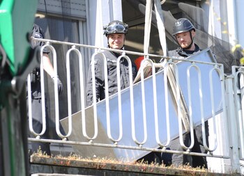 Agentes de policía aseguran pruebas