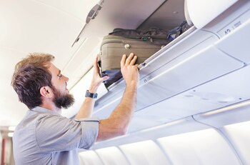 Se debe colocar el equipaje