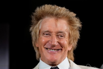 En 2024, Rod Stewart también pospuso un show en el Colosseum del Caesars Palace, situación que comunicó directamente por redes sociales (Kirsty Wigglesworth/Pool via REUTERS)
