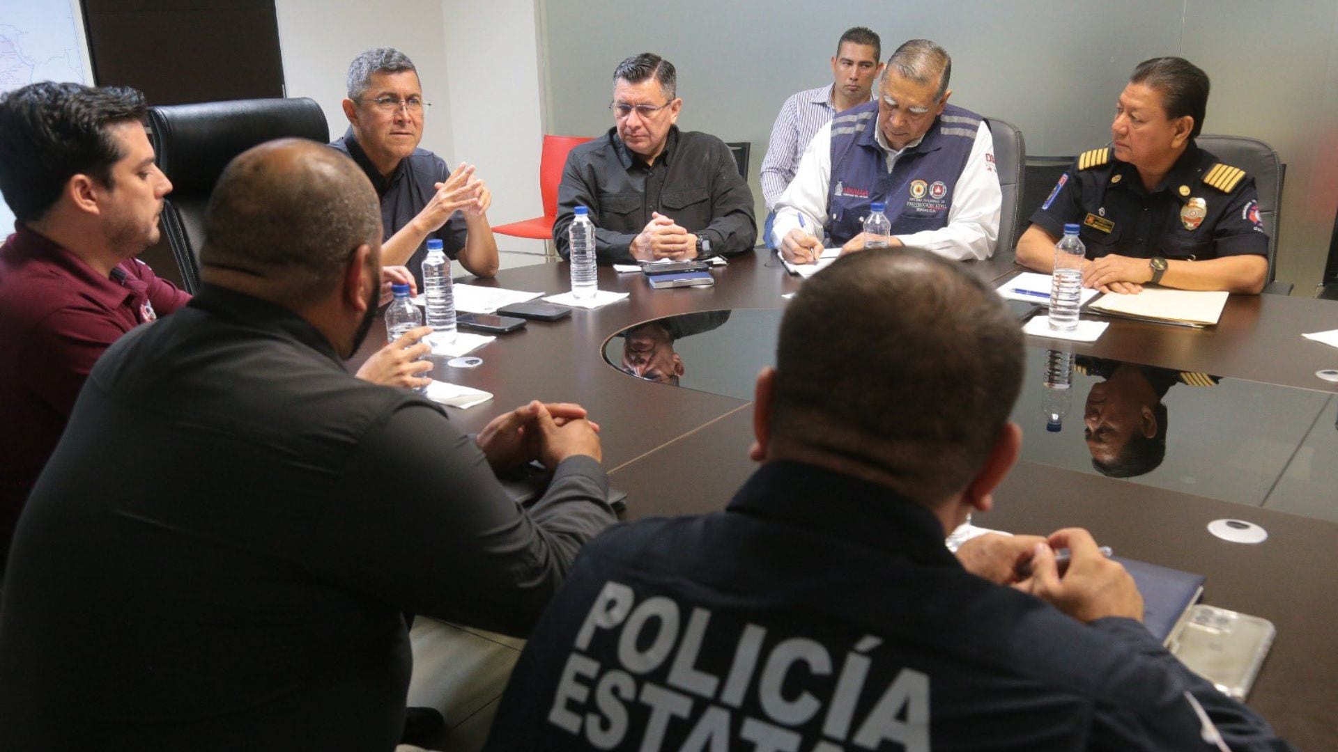 Rentería Schazarino enfatizó que la estrategia de seguridad vigente se sostiene en la presencia permanente de las fuerzas del orden en las calles. (FOTO: X:@sspsinaloa1)